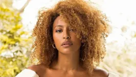 Atriz será protagonista da novela que substitutuirá "Cara e Coragem" na Globo.