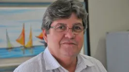 O reeleito governador da Paraíba, João Azevêdo.