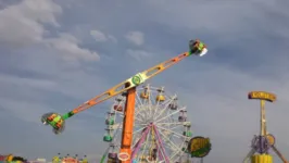 O brinquedo Booster foi uma das atrações interditadas pelo Corpo de Bombeiros e Defesa Civil, após vistoria no Arraial de Nazaré.