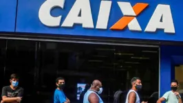 Caixa interrompeu consignado na sexta-feira e deve voltar somente na segunda