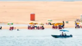 Frequentadores da Praia do Tucunaré reclamam que banheiros químicos já estão sendo retirados do local