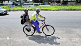 José Ribamar atua há 7 anos como bike expresso e conta que os clientes já acionam as corridas assim que descem dos ônibus. Também utilizam para acessar outras linhas