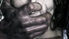 Estudante de 18 anos foi violentada ao sair de escola