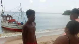 Zezinho e outros pescadores ajudaram a resgatar tripulantes e passageiros da lancha Dona Lourdes II.