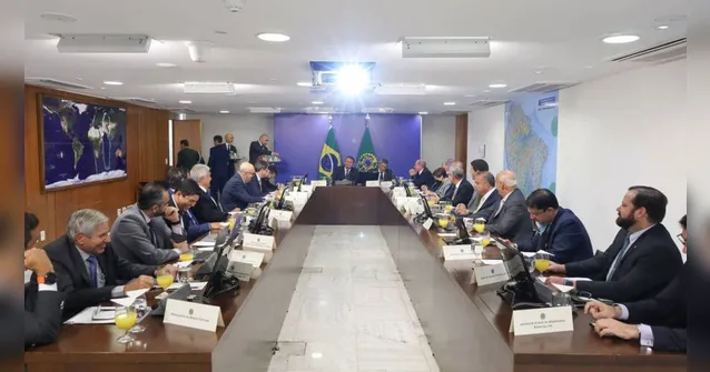 Imagem ilustrativa da notícia Ministros de Bolsonaro já admitem derrota e acenam para Lula