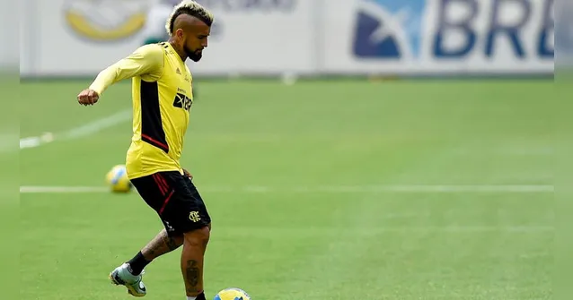 Imagem ilustrativa da notícia Vídeo: Flamengo confirma Vidal como titular na decisão
