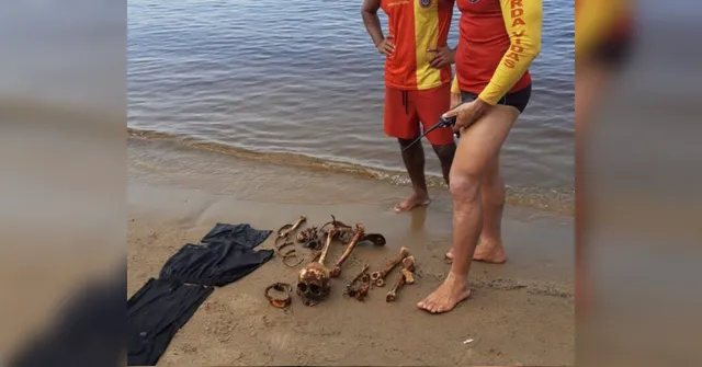 Imagem ilustrativa da notícia Banhistas encontram esqueleto humano em praia de Manaus