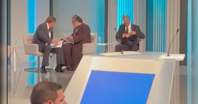 Imagem ilustrativa da notícia Bolsonaro e Padre Kelmon combinam estratégia no debate
