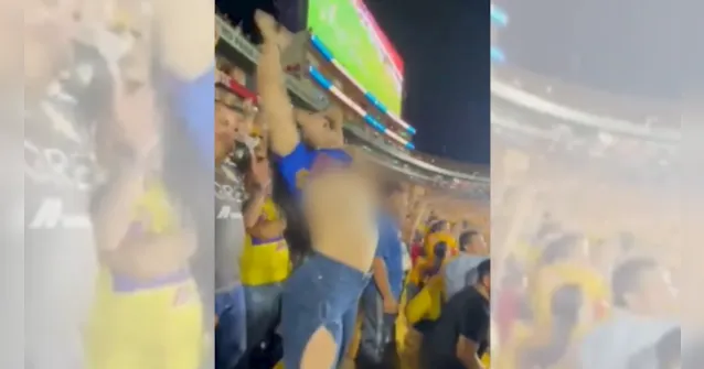 Imagem ilustrativa da notícia Vídeo: torcedora comemora gol mostrando os seios em estádio