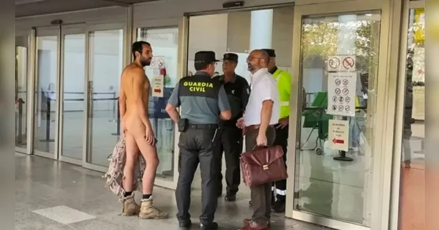 Imagem ilustrativa da notícia Homem condenado por ir pelado à delegacia vai
nu ao tribunal 