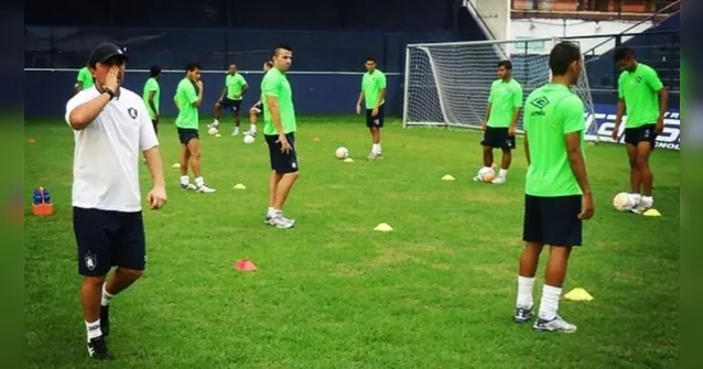 Imagem ilustrativa da notícia Clube do Remo sonda técnico com passagem pelo Baenão em 2014