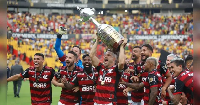 Imagem ilustrativa da notícia Craque do Flamengo anuncia aposentadoria após 12 títulos