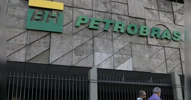 Imagem ilustrativa da notícia Petrobras pode dar bilhões a acionistas e gera protestos