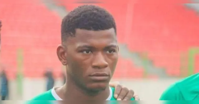 Imagem ilustrativa da notícia Jogador de 23 anos morre durante treino com seleção