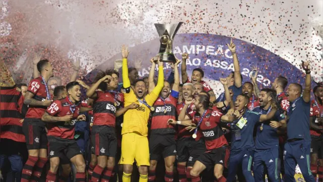 Imagem ilustrativa da notícia Vídeo: Flamengo busca taça que falta em ciclo de ouro