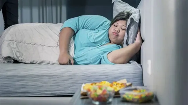 Imagem ilustrativa da notícia Será que dormir depois do almoço engorda? Descubra