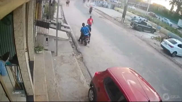Imagem ilustrativa da notícia Vídeo: dupla assalta padaria e assusta clientes em Belém