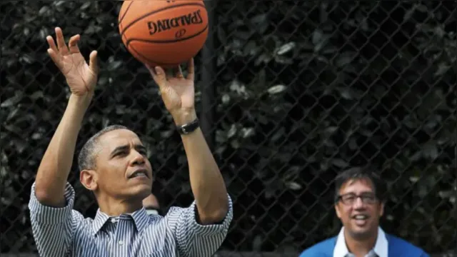 Imagem ilustrativa da notícia Ex-presidente Barack Obama pode comprar um time da NBA
