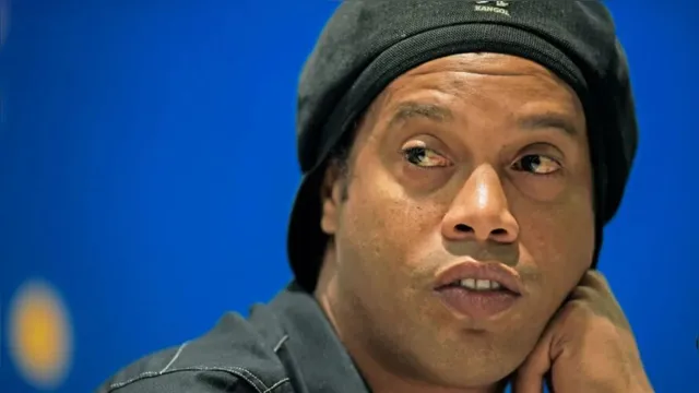 Imagem ilustrativa da notícia Ronaldinho Gaúcho tenta "driblar" dívida de R$ 5,7 milhões