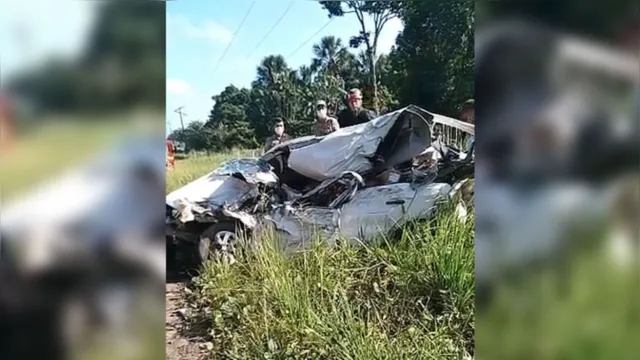 Imagem ilustrativa da notícia Vídeo: motorista morre após colisão entre ônibus e carro