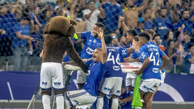 Imagem ilustrativa da notícia Bahia e Grêmio tropeçam e Cruzeiro é campeão da Série B