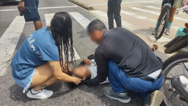 Imagem ilustrativa da notícia Mulher passa mal e cai da garupa de motocicleta em Belém