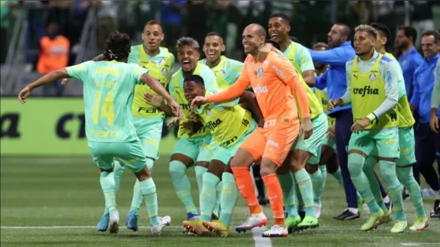 Imagem ilustrativa da notícia Endrick é destaque, Palmeiras vence e fica perto do título