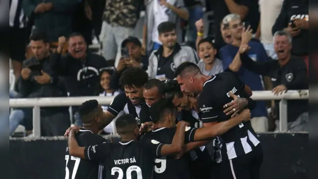 Imagem ilustrativa da notícia Botafogo vence Coritiba em casa e fica em 10º no Brasileiro