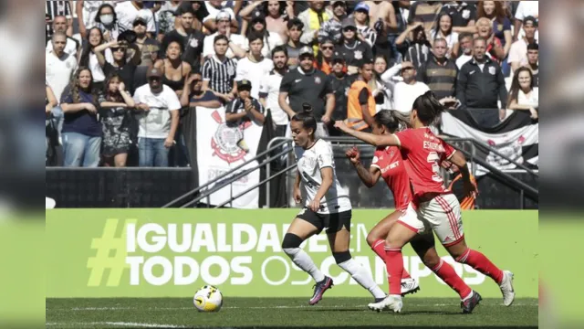 Imagem ilustrativa da notícia Corinthians se sagra tetracampeão e bate recorde de público