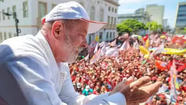 Imagem ilustrativa da notícia Lula encerra campanha com 'desfile de Carnaval' na Paulista