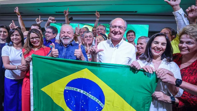 Imagem ilustrativa da notícia Música hit contra Bolsonaro fica em 1º lugar no Spotify