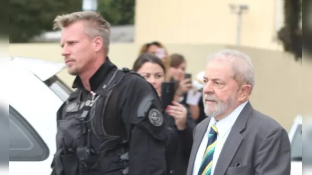 Imagem ilustrativa da notícia Carcereiro defende voto em Lula e diz ter nojo de Bolsonaro