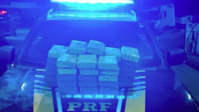 Imagem ilustrativa da notícia Vídeo: PRF apreende 55 Kg de cocaína em Novo Repartimento