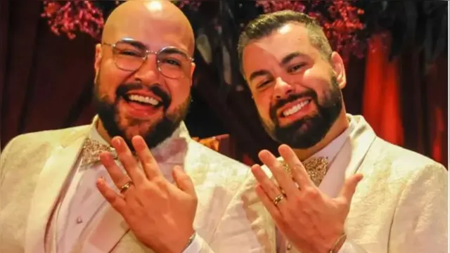 Imagem ilustrativa da notícia Cerimônia: Tiago Abravanel e Fernando Poli se casam em SP 