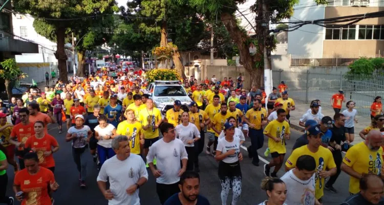 Imagem ilustrativa da notícia Fiéis lotam ruas de Belém durante a Romaria dos Corredores