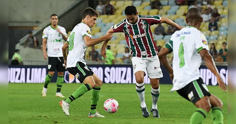 Imagem ilustrativa da notícia América-MG vence Fluminense e provoca vaias no Maracanã