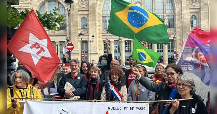 Imagem ilustrativa da notícia Lula ganha de "7 a 1' de Bolsonaro em Paris