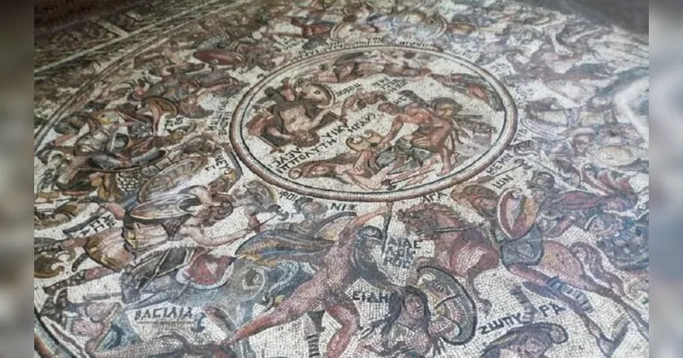 Imagem ilustrativa da notícia Mosaico que retrata a 'Guerra de Troia' é achado na Síria