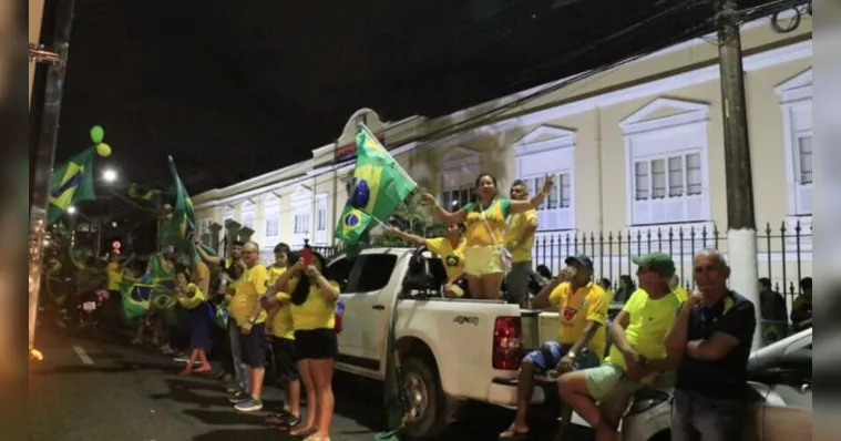 Imagem ilustrativa da notícia Barulho e urina: moradores denunciam manifestantes em Belém