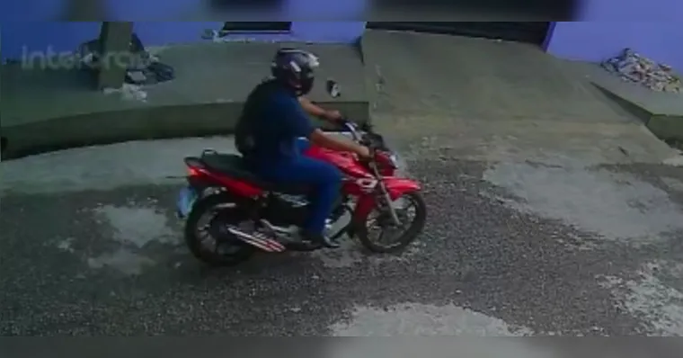 Imagem ilustrativa da notícia Motoqueiro rouba arma de policial militar no Tapanã