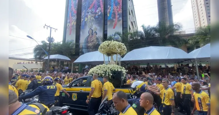 Imagem ilustrativa da notícia Fiéis se reúnem em frente à RBA para assistir o traslado