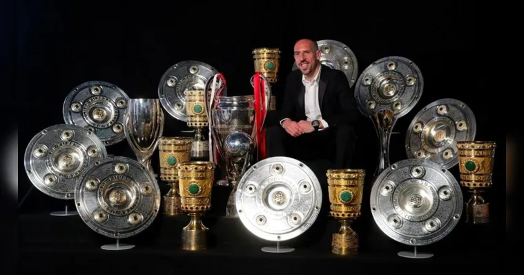 Imagem ilustrativa da notícia Ribéry chora em sua despedida dos gramados