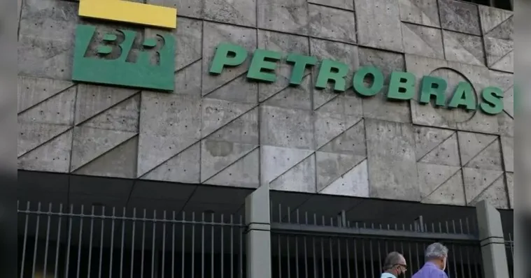 Imagem ilustrativa da notícia Petrobras pode dar bilhões a acionistas e gera protestos