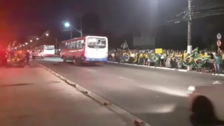 Imagem ilustrativa da notícia Após liberar via, protesto de bolsonaristas segue em Belém