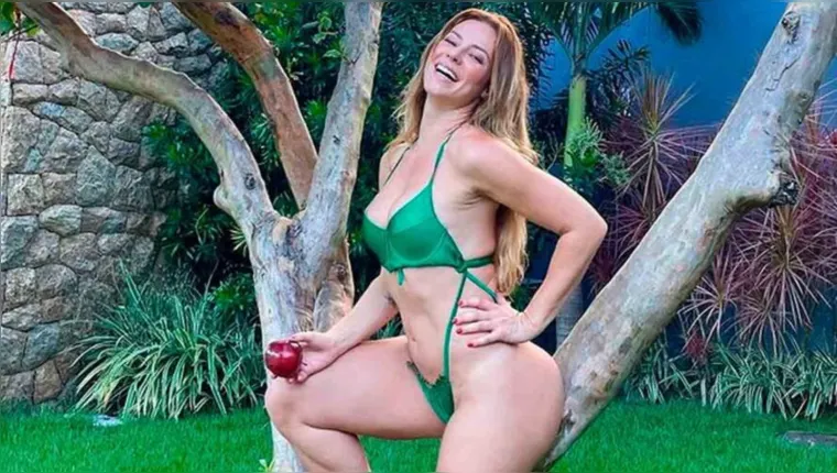 Imagem ilustrativa da notícia De biquíni, Paolla Oliveira rebola e ganha tapa no bumbum