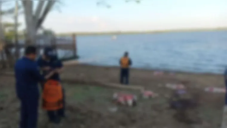 Imagem ilustrativa da notícia Vídeo: balsa naufraga e bois morrem afogados em Alenquer