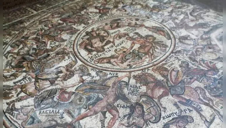Imagem ilustrativa da notícia Mosaico que retrata a 'Guerra de Troia' é achado na Síria
