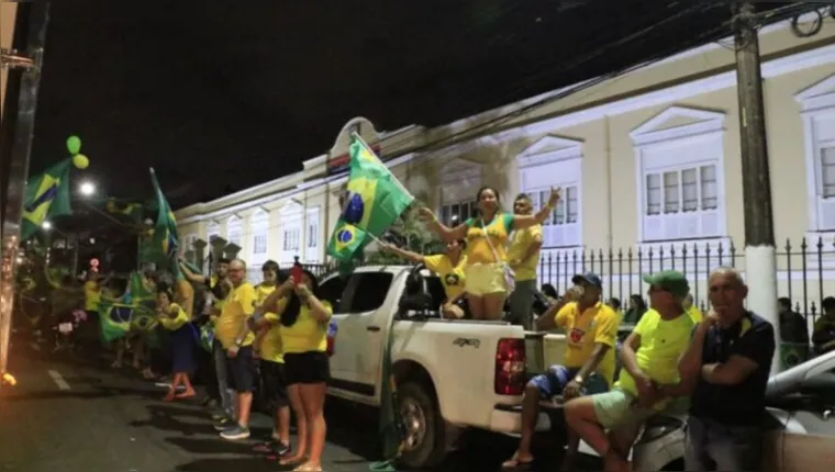 Imagem ilustrativa da notícia Barulho e urina: moradores denunciam manifestantes em Belém