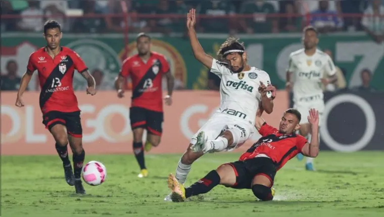 Imagem ilustrativa da notícia Palmeiras empata e vantagem na ponta cai para 10 pontos