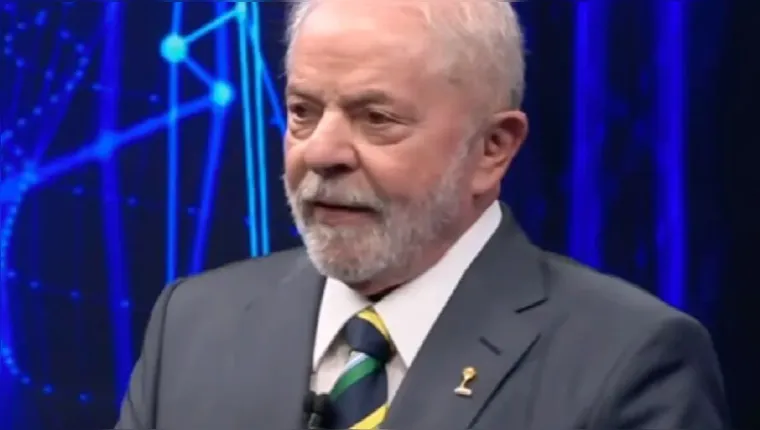 Imagem ilustrativa da notícia Lula usa broche de campanha contra o abuso sexual infantil